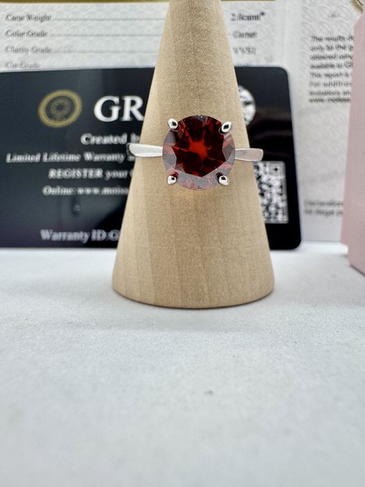 Сребърен пръстен с мойсанит (Диамант) 2 карата