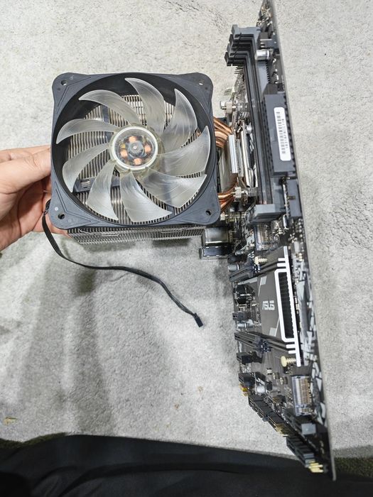 Продаю материнскую процессор и куллер