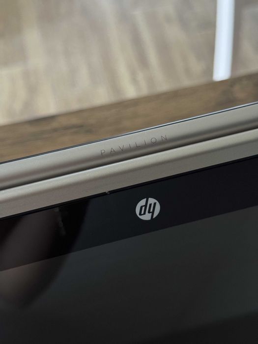 Продавам лаптоп HP Pavilion x360 14"