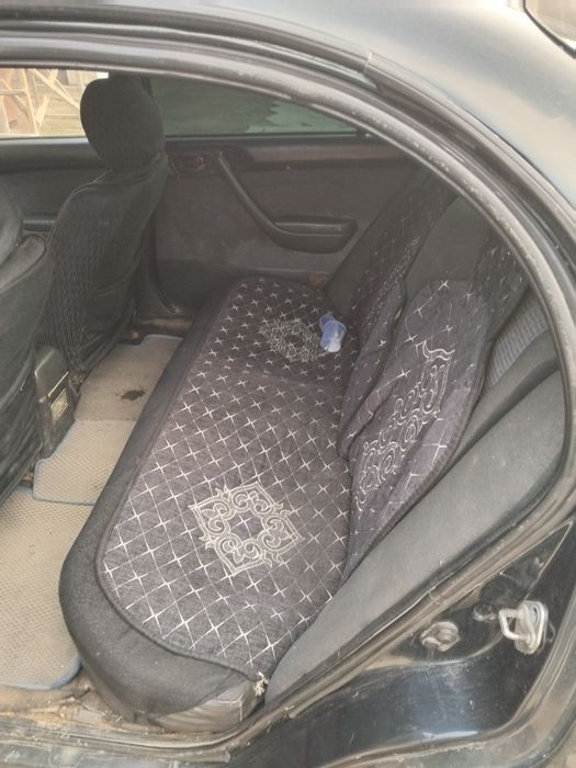 Тойота Карина е 1996