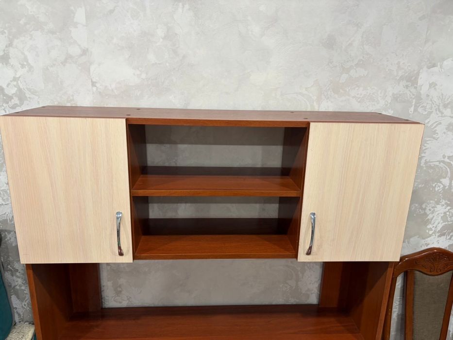 Продам. Парта в хорошем состоянии