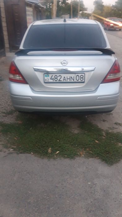 Автомобиль Ниссан верса