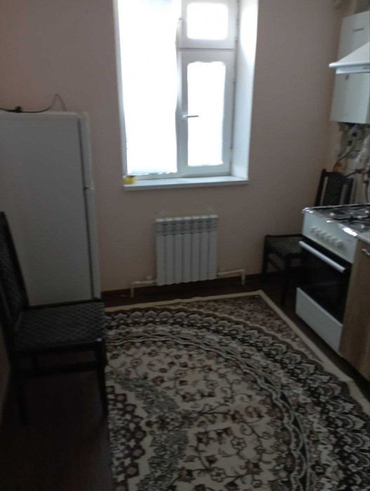 Жиззах шахри Зилол махалласида 3 хонанали дом срочно ижарага берилади.