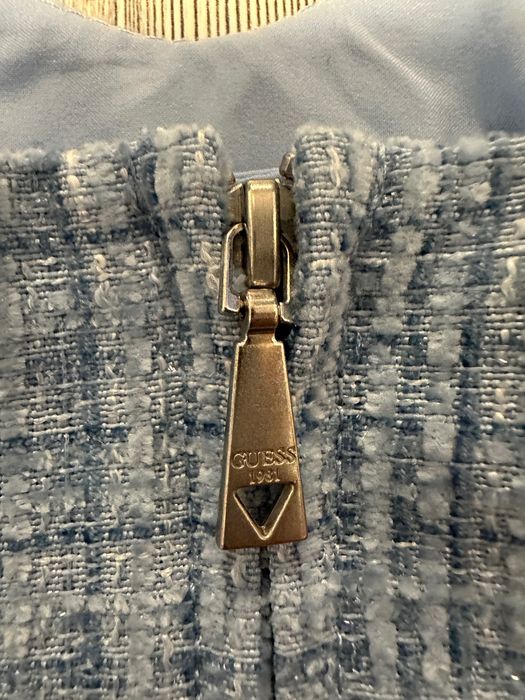 Бляскав топ Guess