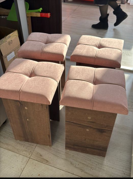 Табуретки обшитые новые