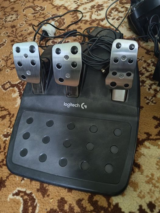 Logitech G29 + шифтер — почти новый, полный комплект