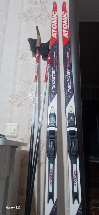 Топовые лыжи Атомик редстер