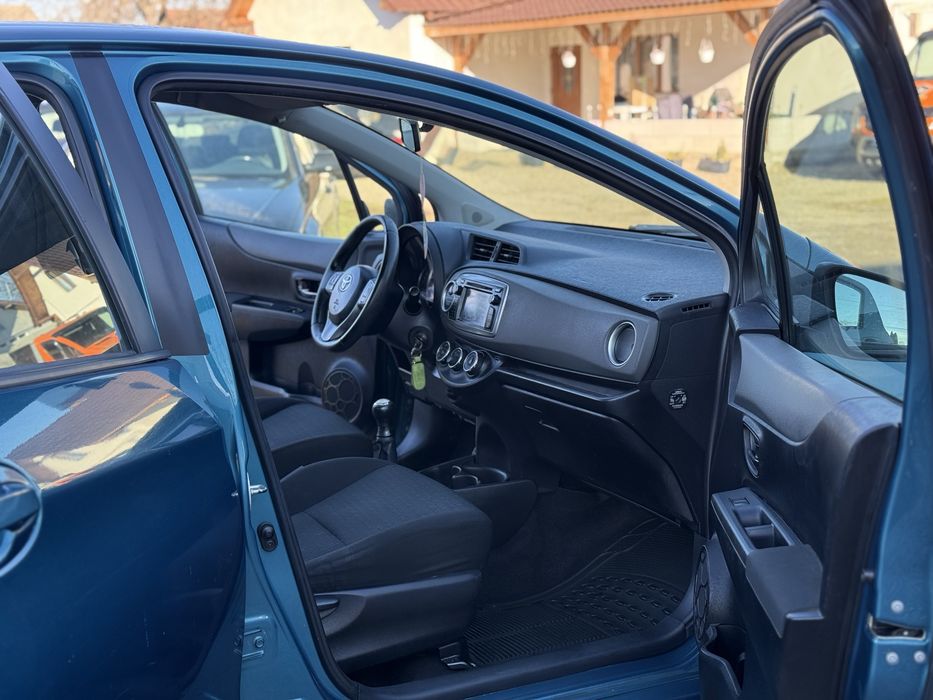 Toyota Yaris 11/2012 1.0 70 CP SE POATE IN RATE