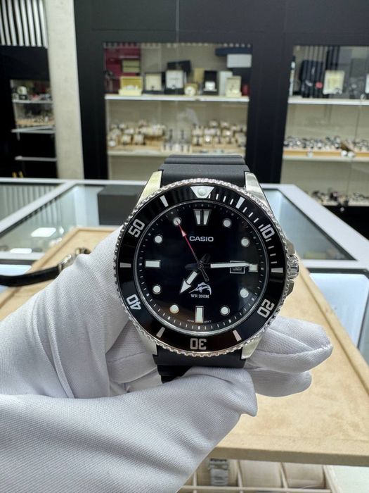 Часы Casio duro 200m