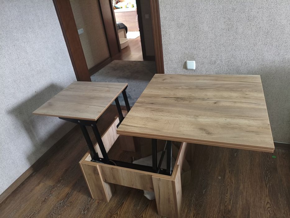 Продается новый стол трансформер размером 80x80