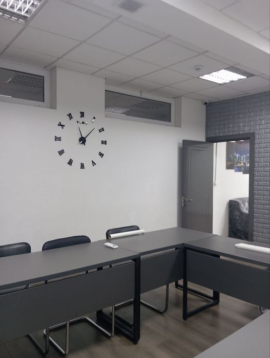 Недорогой уютный Офис на Версале