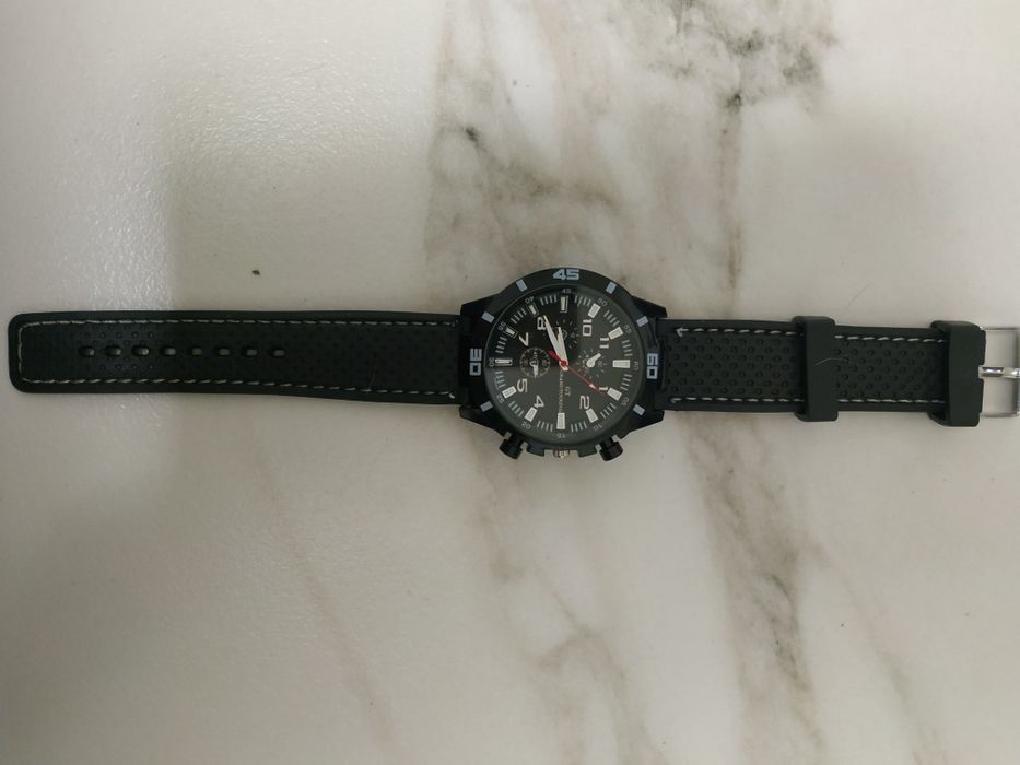 Trei ceasuri bărbătești noi