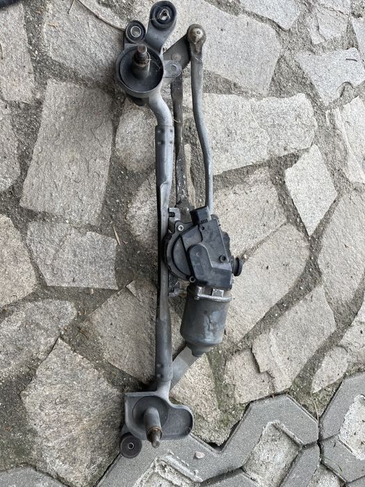 Мазда 5 на части