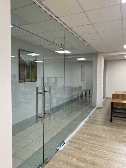 Двери Рамы Окна Витражи AKFA Engellberg Thermo Benkam Душ кабины Сетки