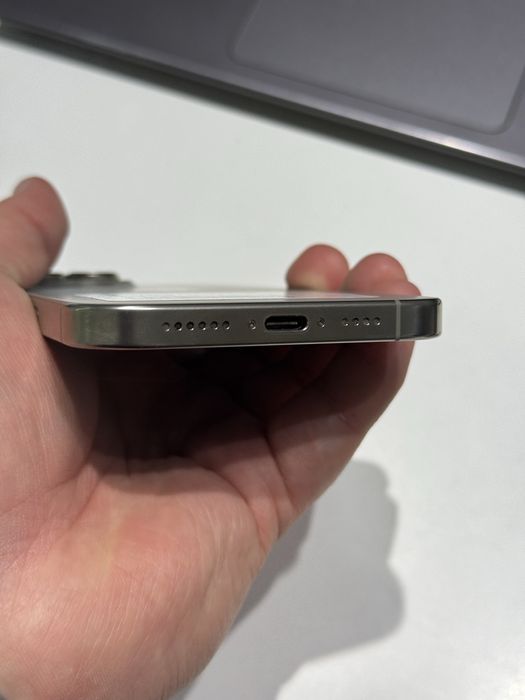 Iphone 16pro max 256gb 95%