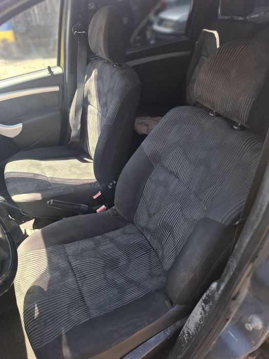 Dacia Logan 1.6 16 V 2011 година 105 к.с на части