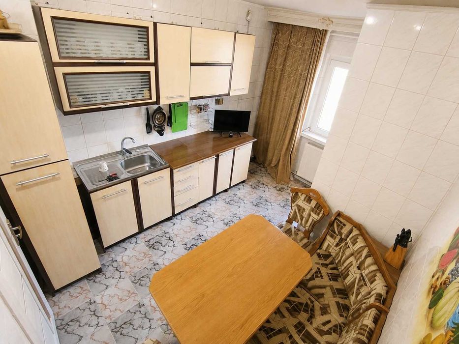 Vand apartament 4 camere Caracal HCC