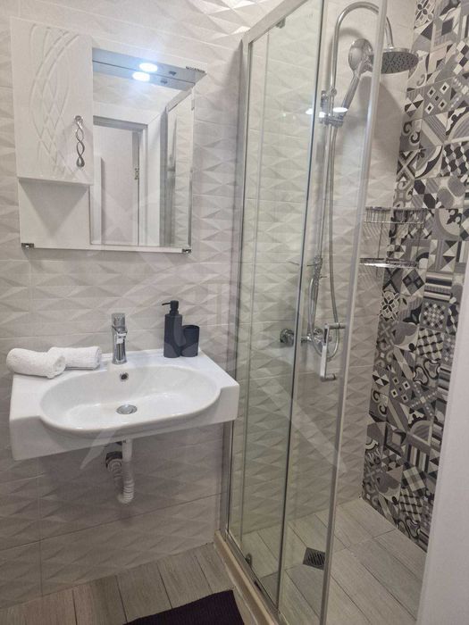 Дава се под наем Двустаен апартамент в Варна, Център - 60 кв.м за 600 € - Снимка #3