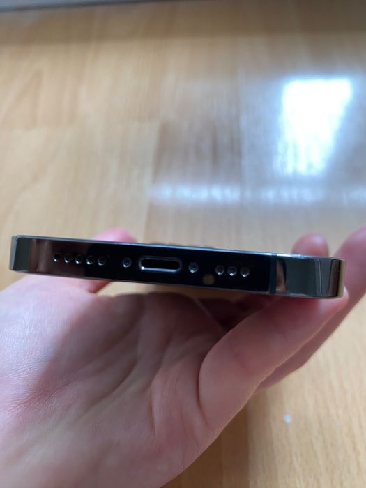 Продам IPhone (Айфон) 13 pro