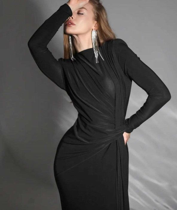 В наличии на скидке шикарное вечернее платье