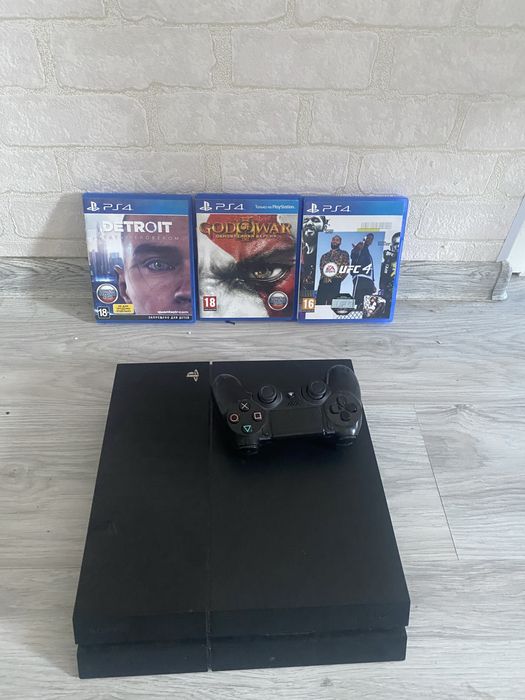 PlayStation 4 512GB + игры