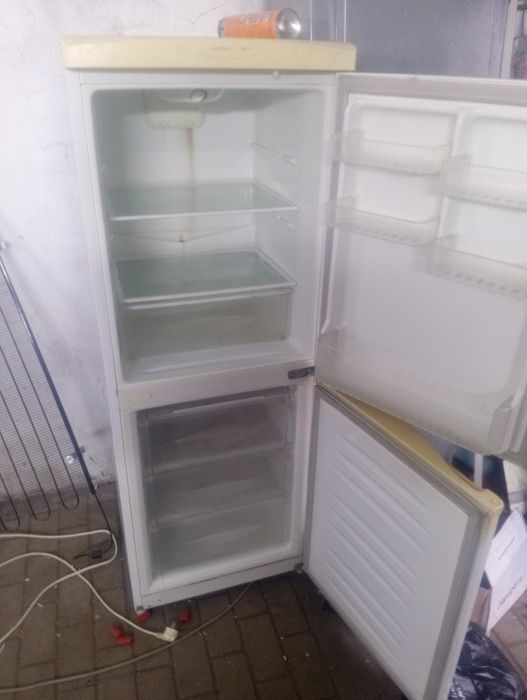 Продам Холодильник лж