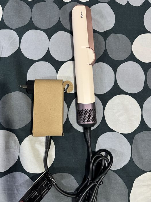 Dyson airstrait преса за коса