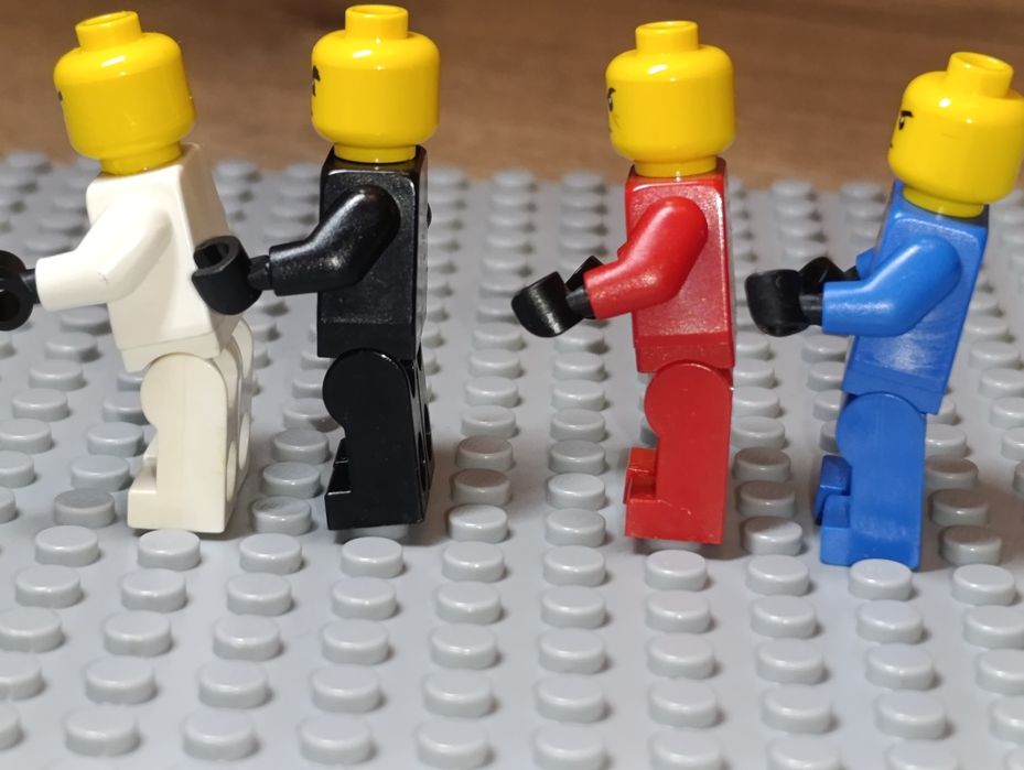 Lego Ninjago The Golden Weapons : Kai, Jay, Zane, Cole ( Pilot 2011)