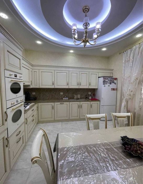 Гостиница России-Сдается дом из 10 комнат в самом центре города!