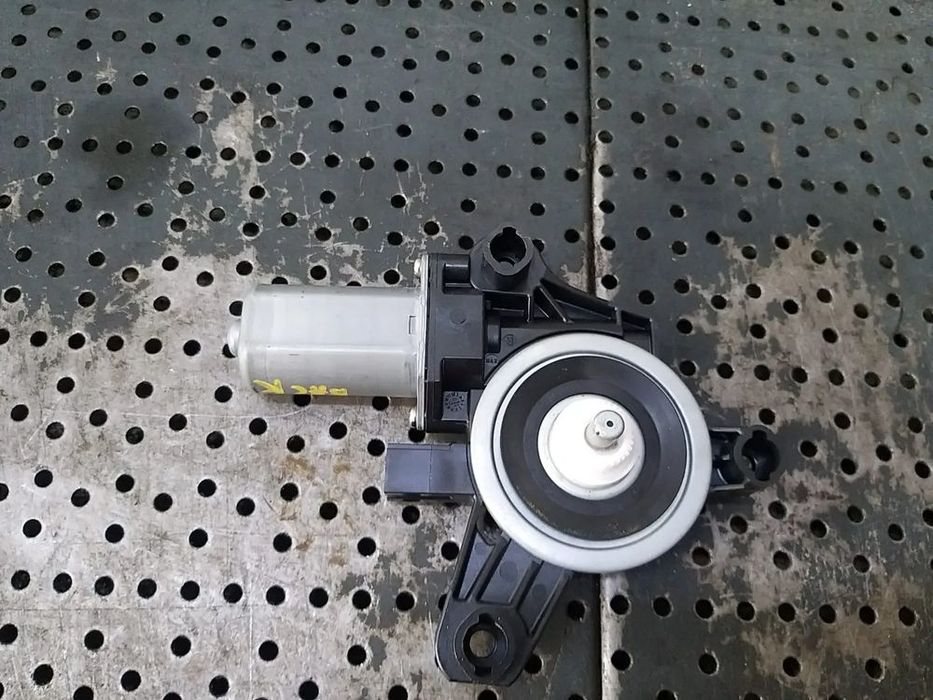 Motoras macara dreapta spate mercedes a class w177 a0009060908