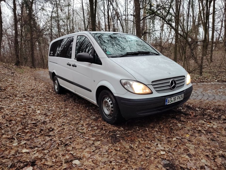 Vând vito 8+1  an 2010