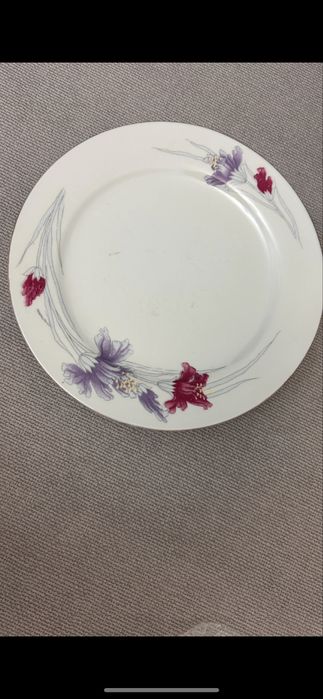 Тарелки сервизные