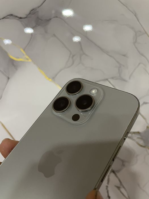 Продаю айфон 15про