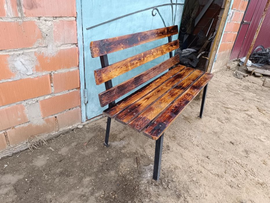 Скамейка екі адамдық