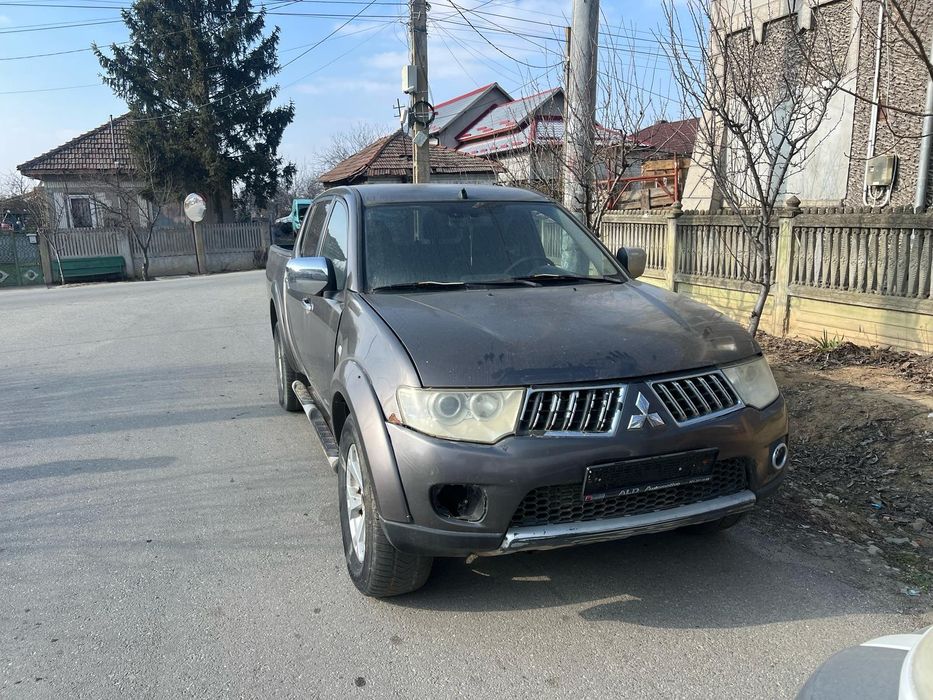 Dezmembrez  Mitsubishi l200  din 2007 pana în 2013