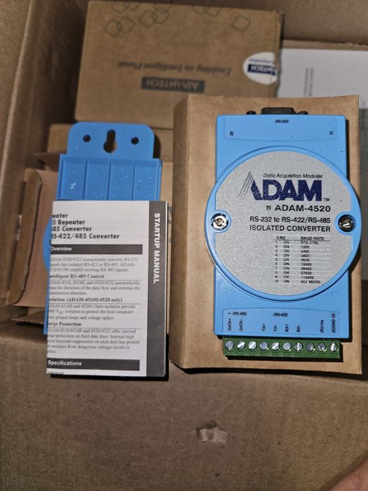 Преобразователь интерфейсов ADAM-4520.