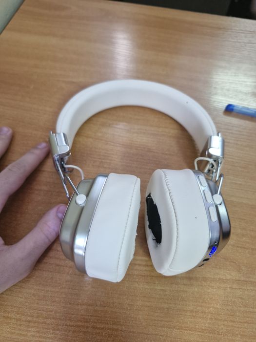 Наушники по блютузу