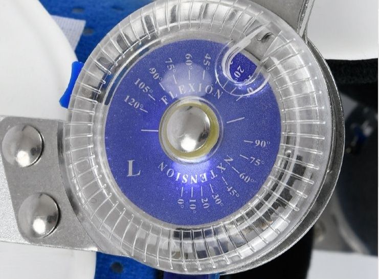 Ортез шарнирный фиксатор коленного сустава регулируемый градусный