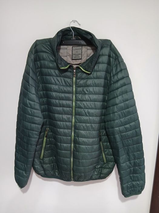 Geaca matlasata primavara unisex marime 48 sau XXL stare perfecta