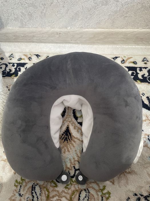 Продам подушка-подголовник "Панда"