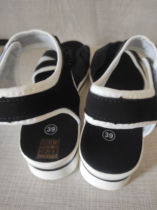 Нови сандали 39 номер