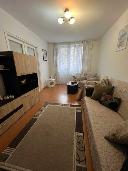 Proprietar, vând apartament 2 camere – zona Moroasa