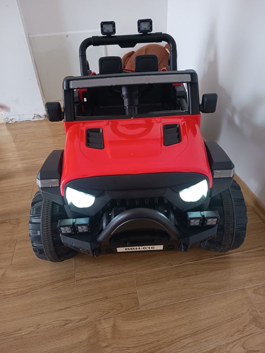 Vând mașinuță electrica copii
