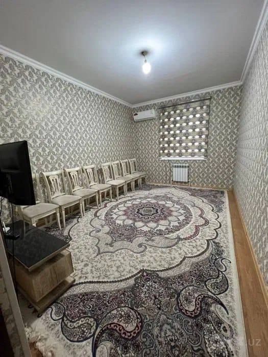 Срочно Продам Комолон новастройка 2 ком 2 этаж 5 этажка