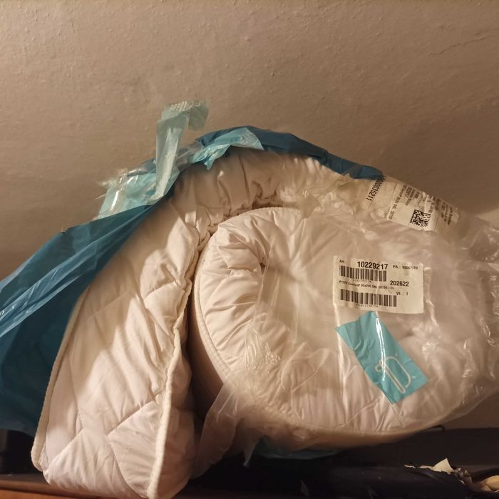 Продавам няколко матрака  от JUSK