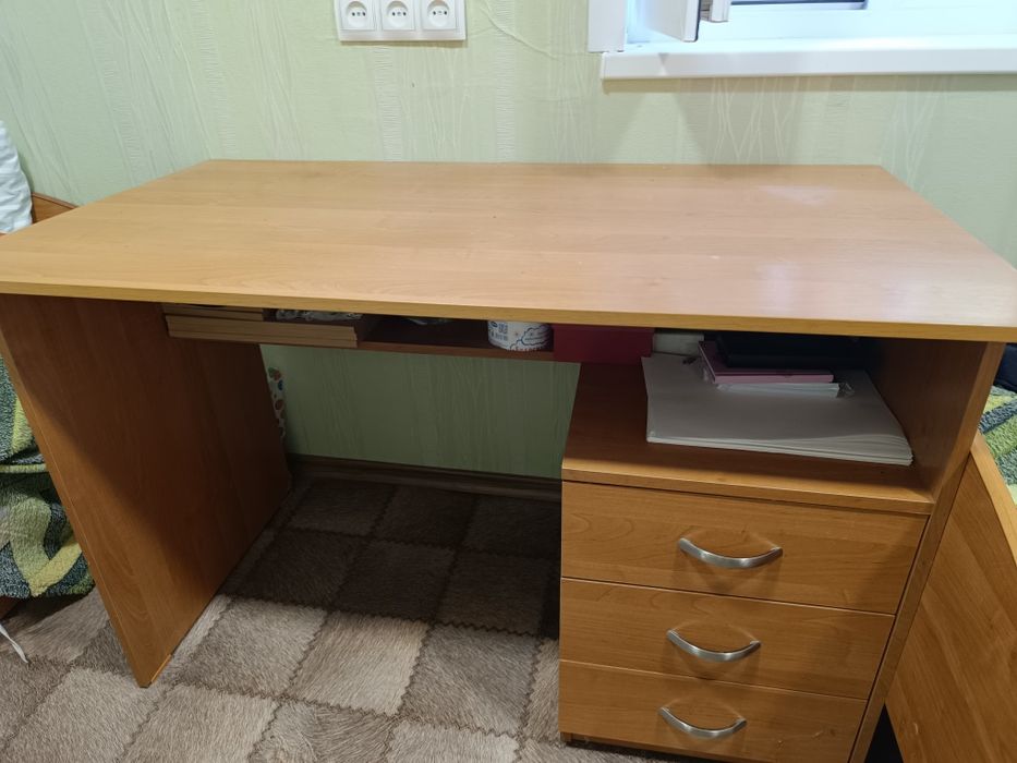 Стол письменный б/у