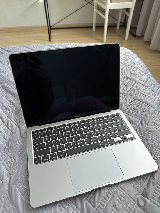 Продам macbook air 13 2020