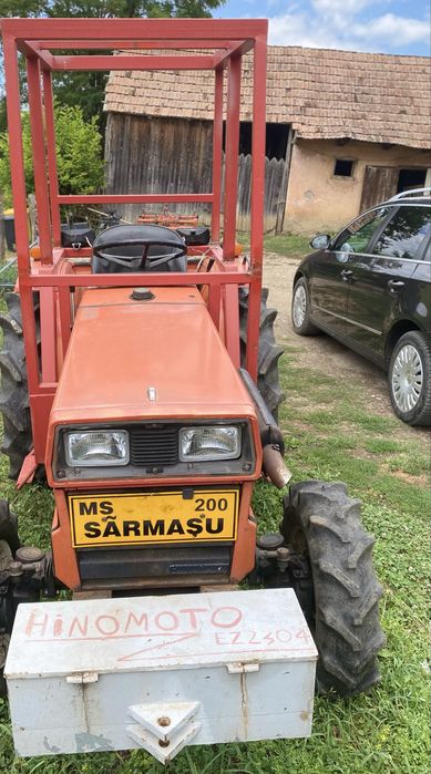 Tractor HINOMOTO EZ2304