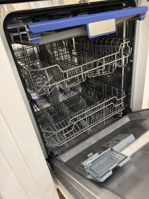 Посудомоечная машина Midea