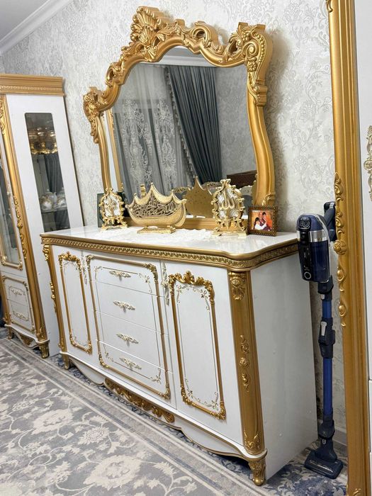 Комод и пенал сотилади,продается